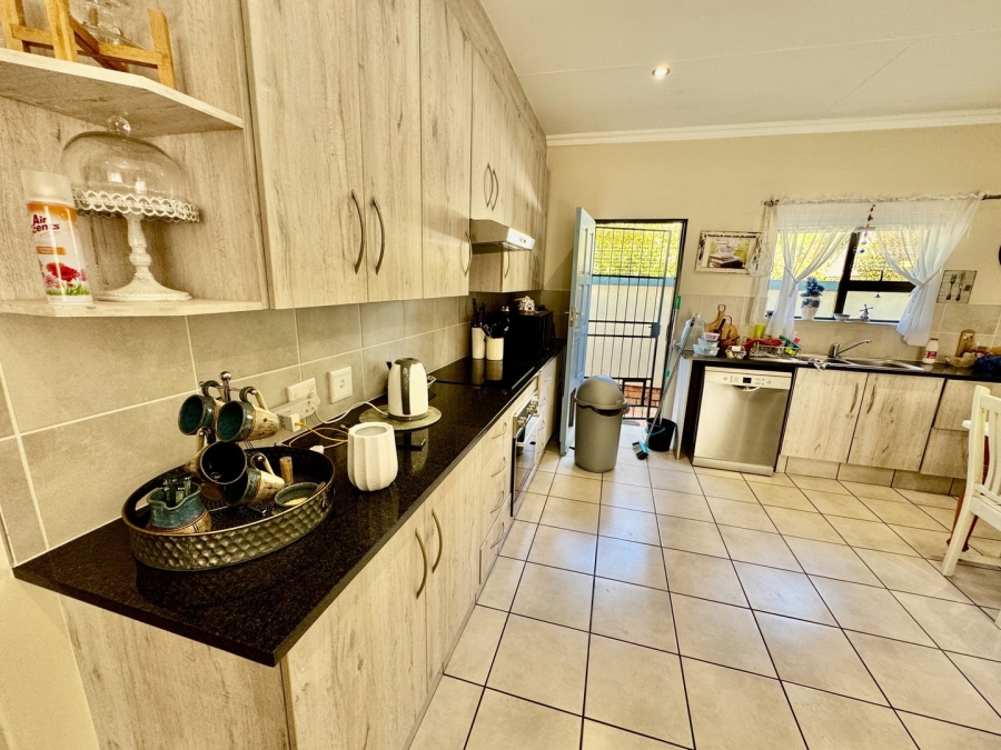 3 Bedroom Property for Sale in Van Der Hoff Park North West
